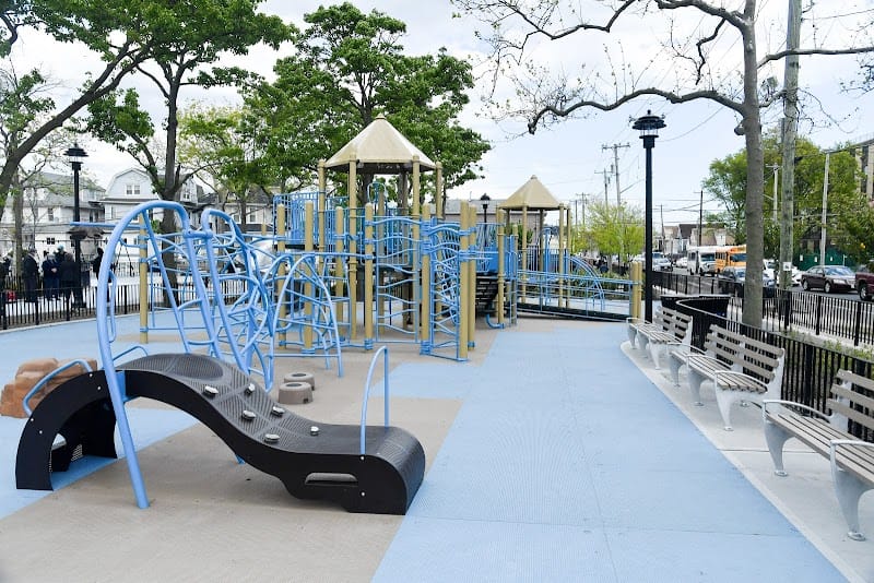 Almeda Playground playground photo 2