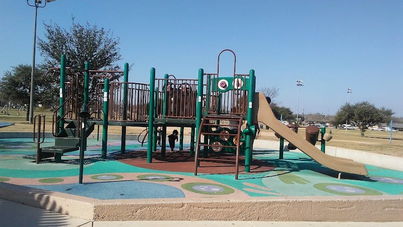 Arnold Park playground photo 1