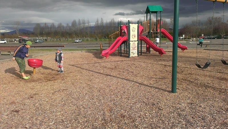 Bakerview Park playground photo 1