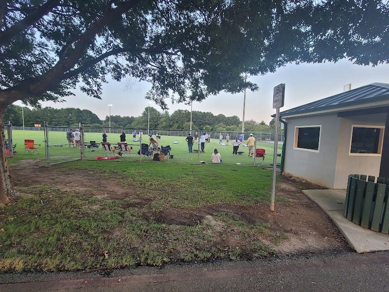 Bishop Park playground photo 3