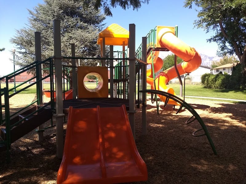 Cherryhill Park playground photo 2
