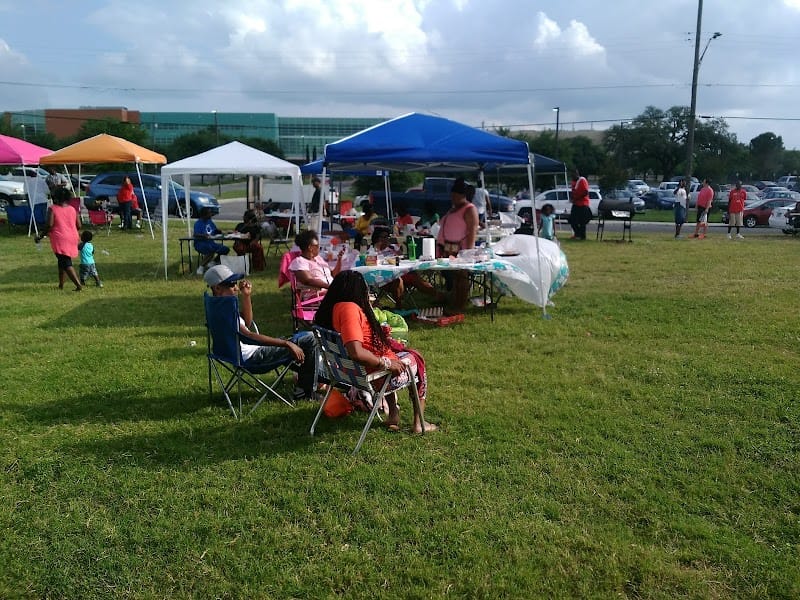Dawson Park playground photo 3