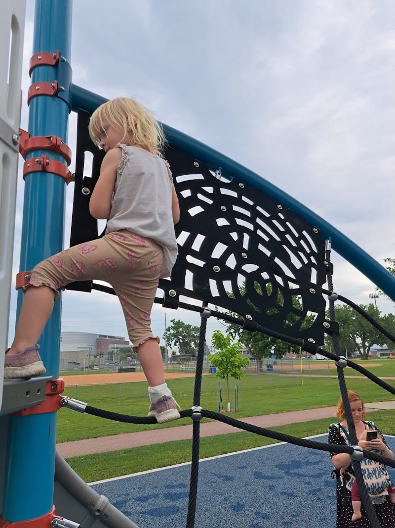 Emerson Park playground photo 3