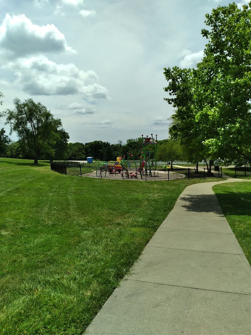 Englewood Park playground photo 3