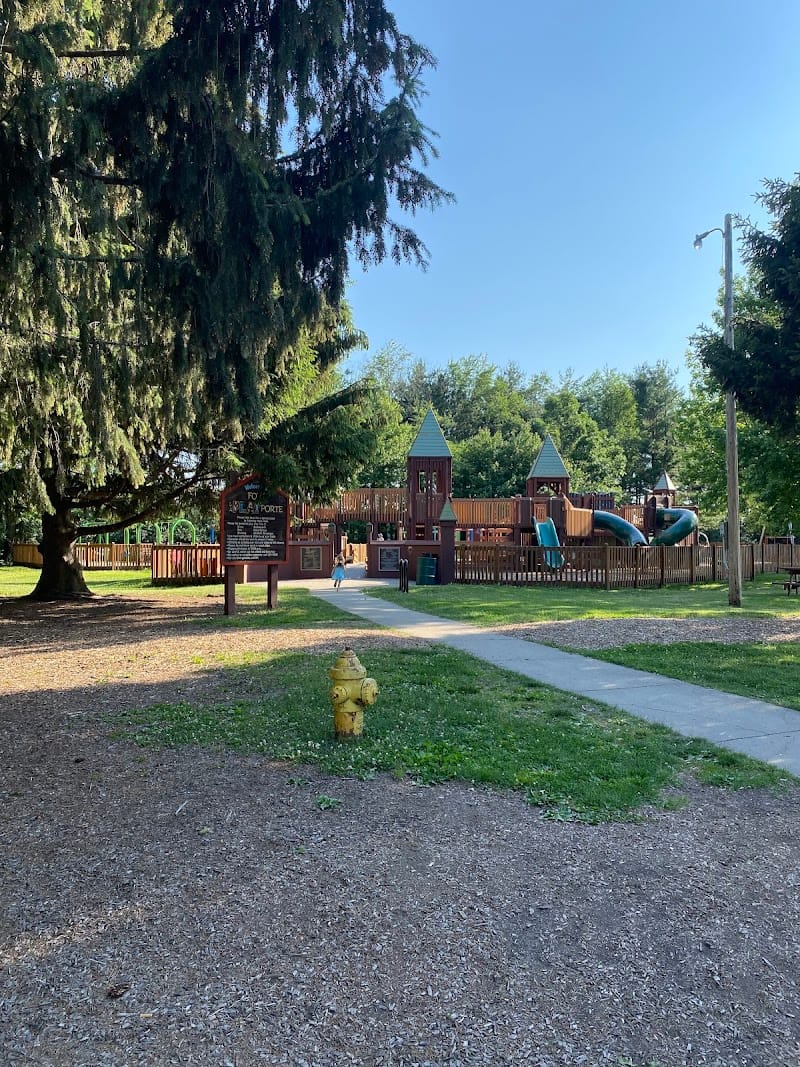 Fort LaPlayPorte playground photo 2