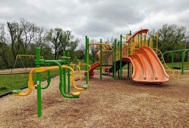 Golden Oaks Park playground photo 1