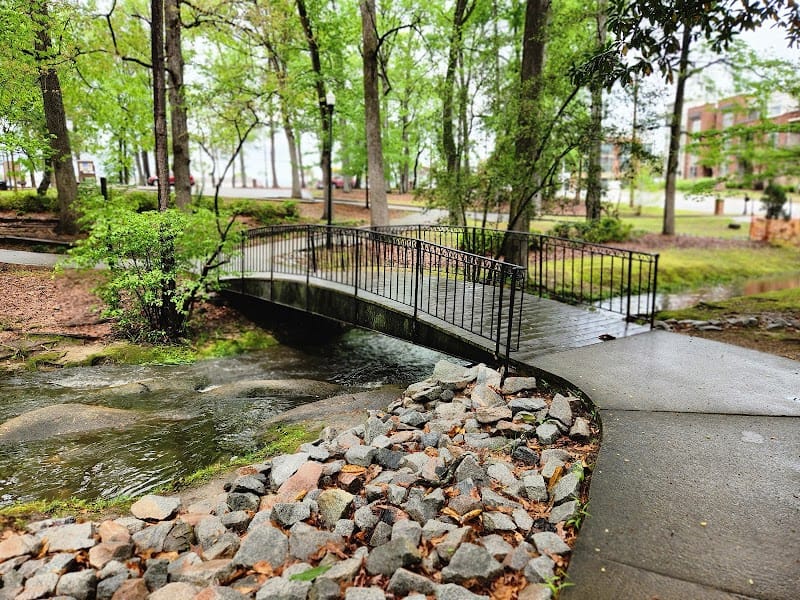 Guignard Park playground photo 1