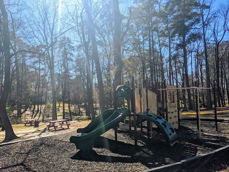 Guignard Park playground photo 2