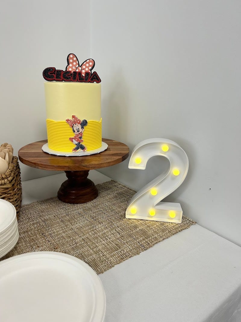 Happy Place playground photo 3