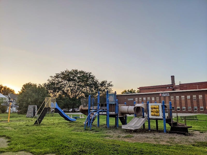 Hawthorne Park playground photo 2