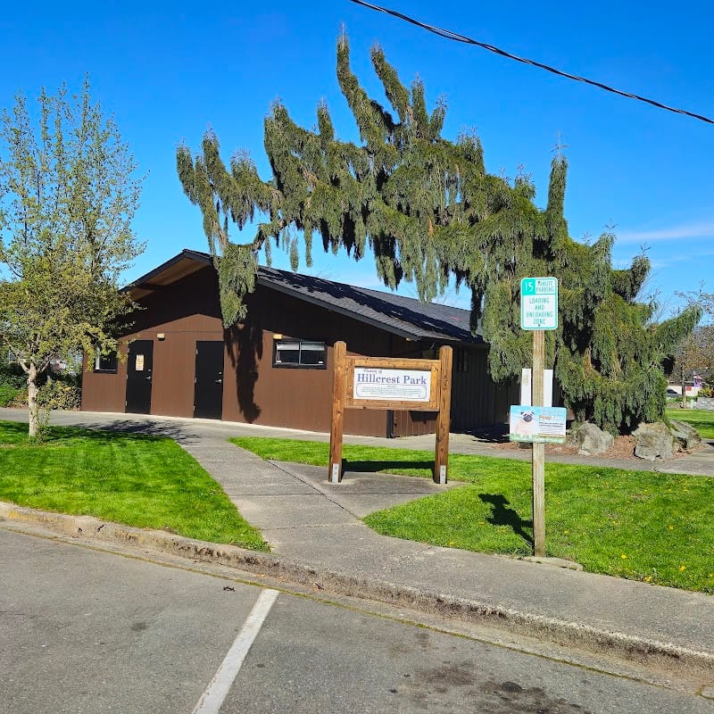 Hillcrest Park playground photo 2