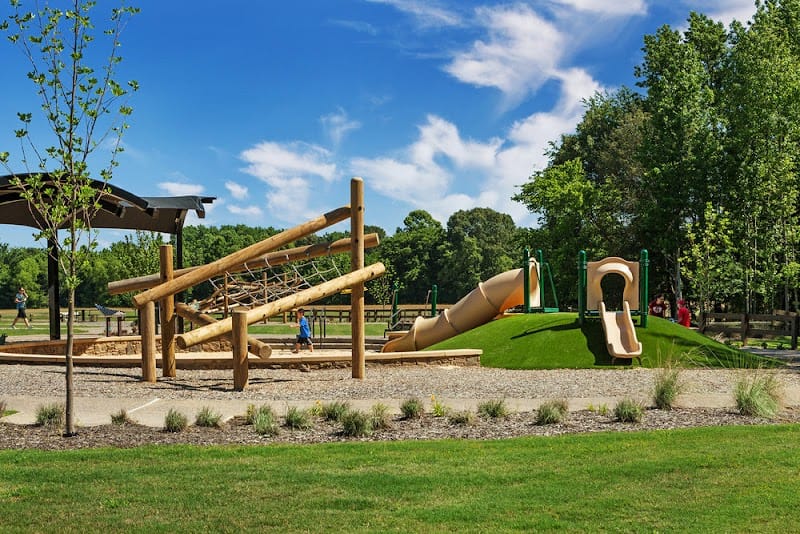 Hinton Park playground photo 1