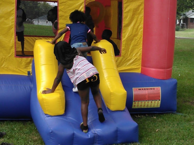 Inglenook Park playground photo 2