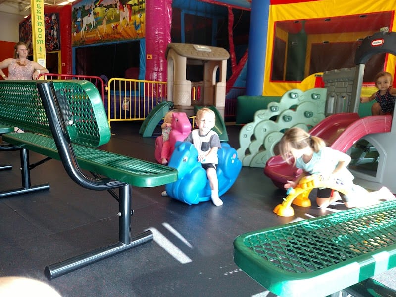 Jumpin' playground photo 3