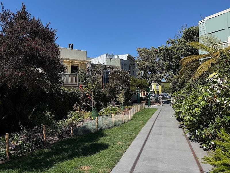 Juri Commons Park playground photo 1