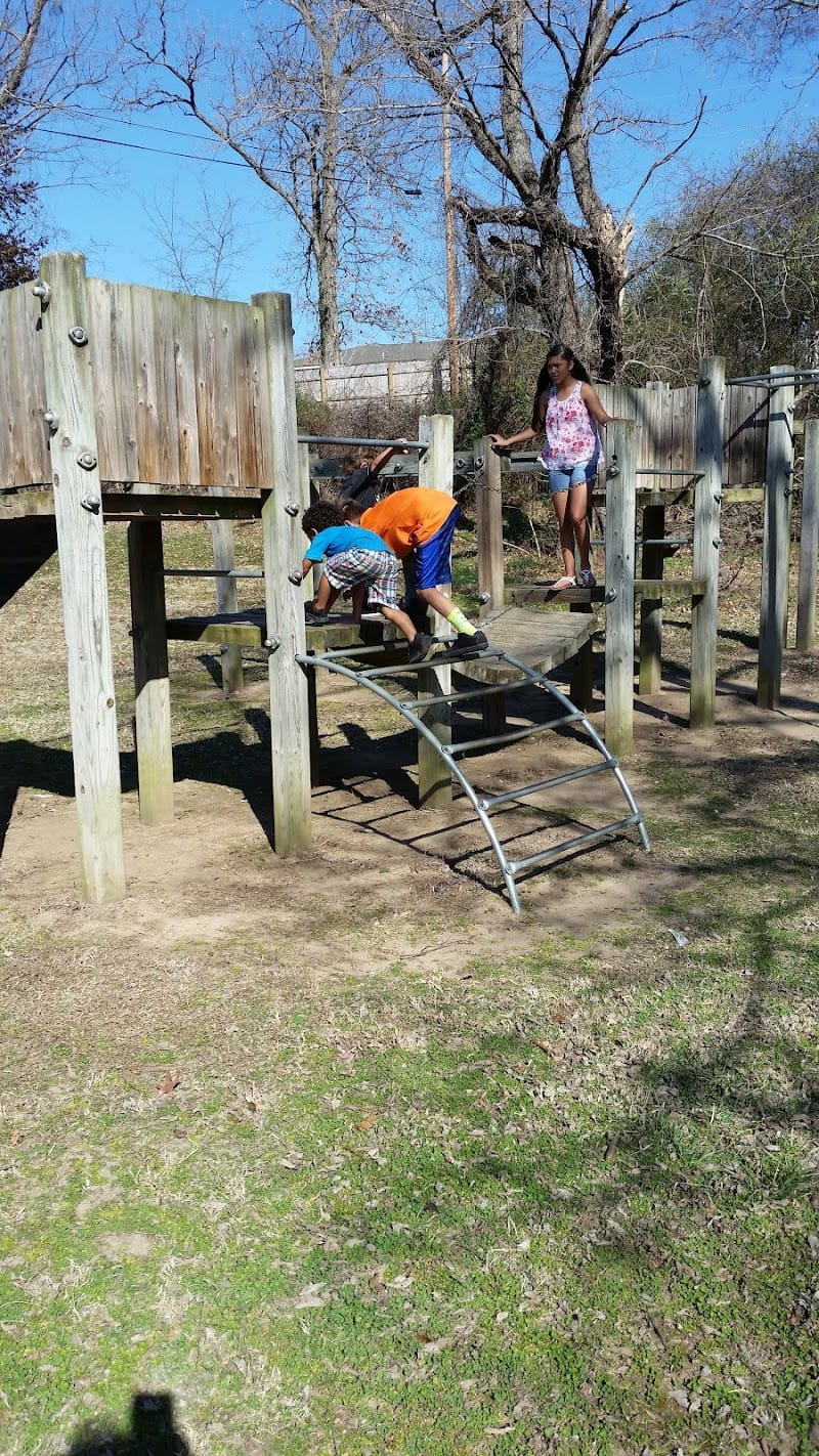 Kaufman Park playground photo 2