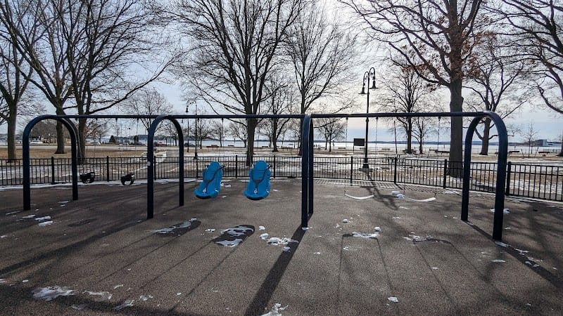 Lago Playground playground photo 3