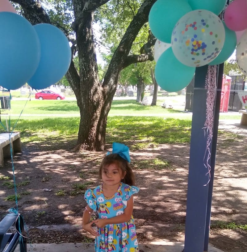 Las Palmas Park playground photo 3