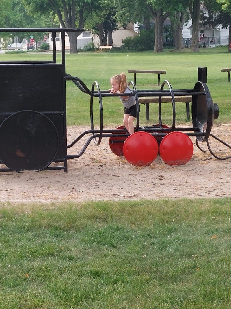 Lawndale Park playground photo 1
