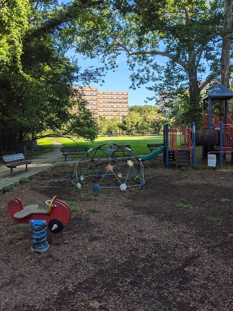 Linkwood Park playground photo 2