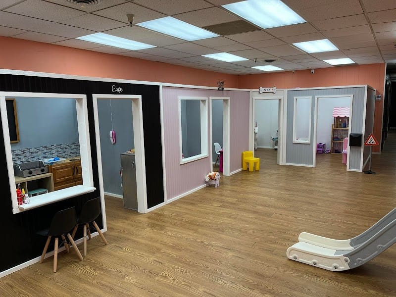 Little World Play playground photo 2