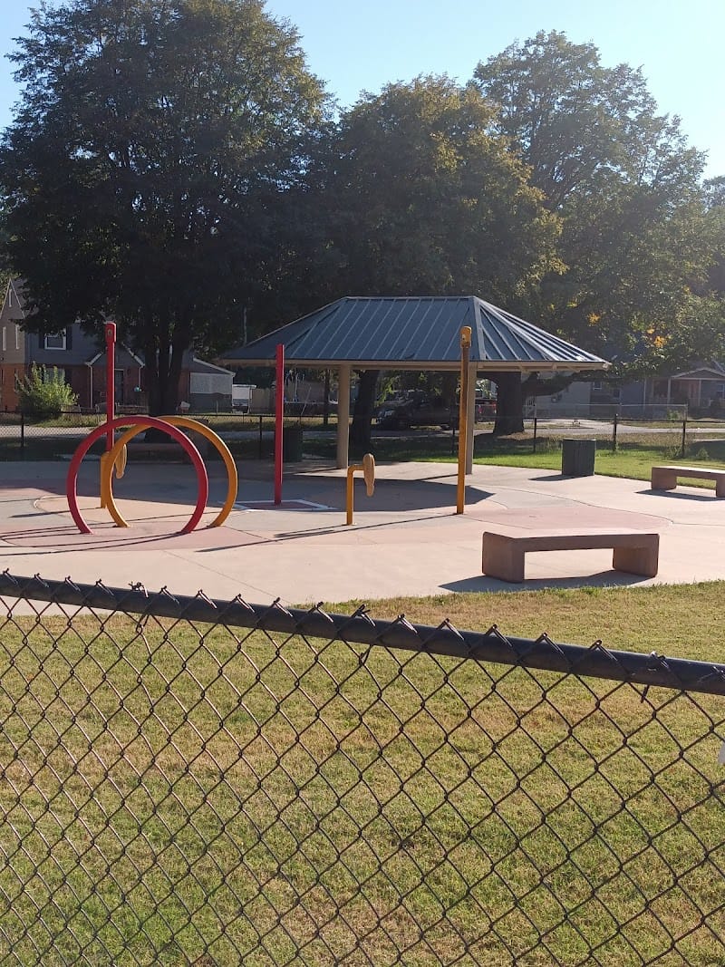 Lykins Square Park playground photo 2