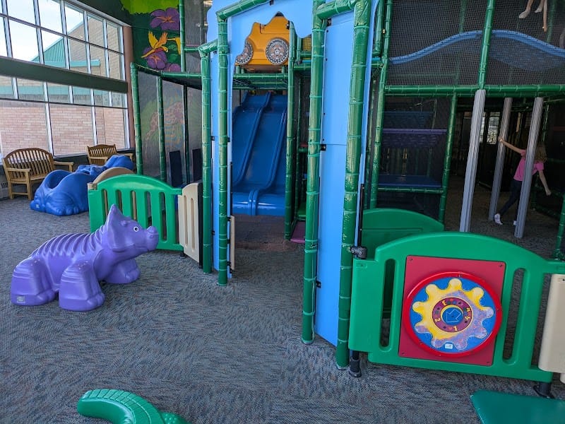Maple Maze playground photo 2