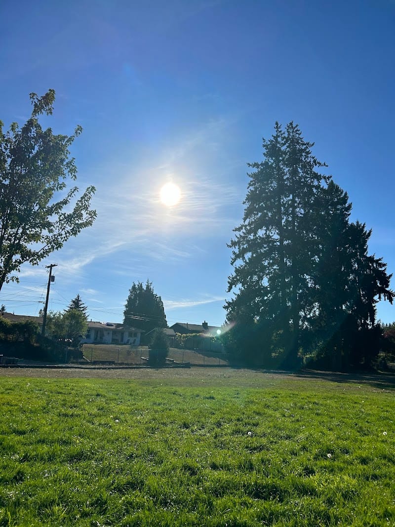 Mayfair Playfield playground photo 1
