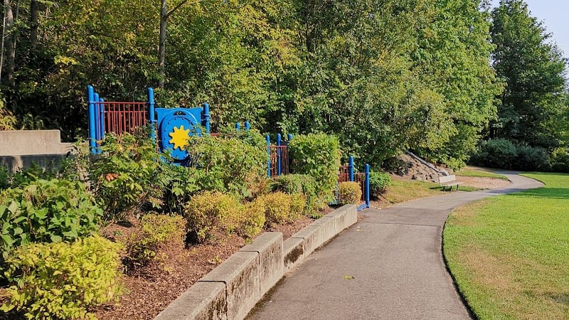 Meadow Wood Park playground photo 2