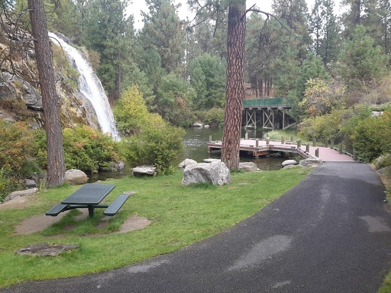 Mirabeau Springs playground photo 3