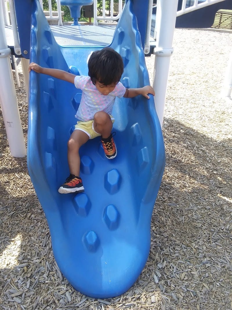 Oak Summit Park playground photo 3