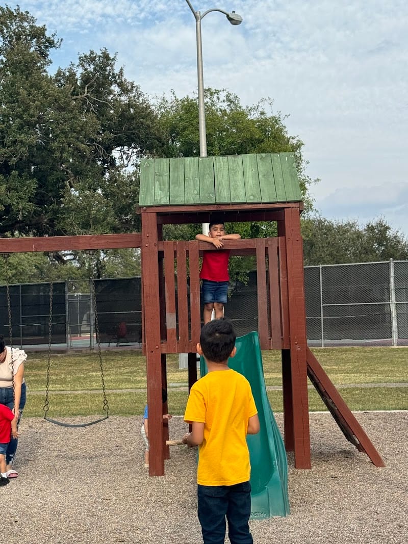 Oblate Park playground photo 2