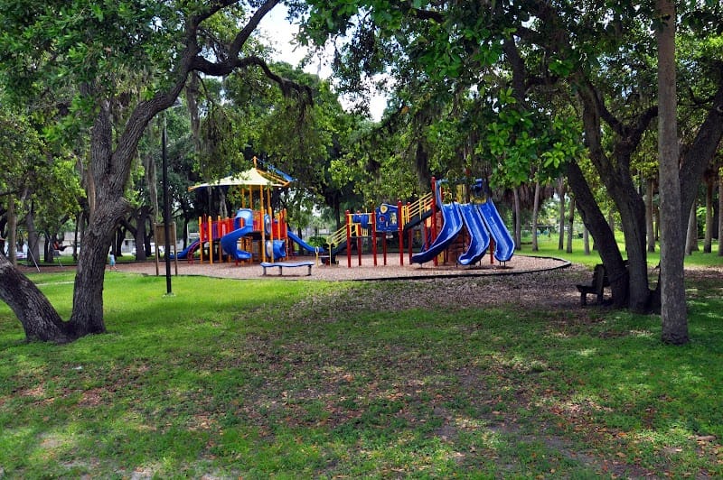 Orange Avenue Park playground photo 2