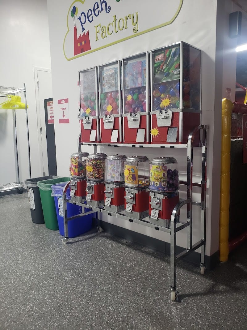 Peek-a-Boo Factory playground photo 2