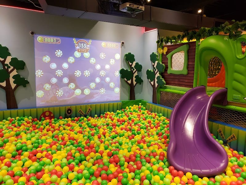 Peekabooo playground photo 3