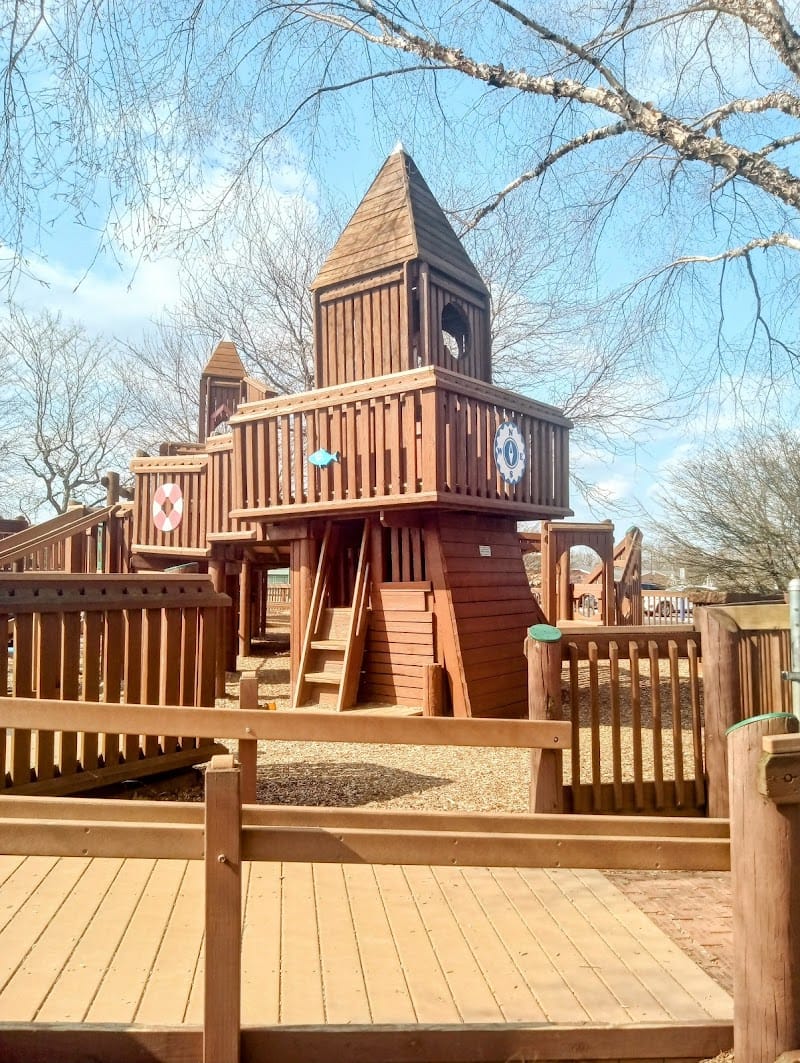 Play In Bay Park playground photo 2