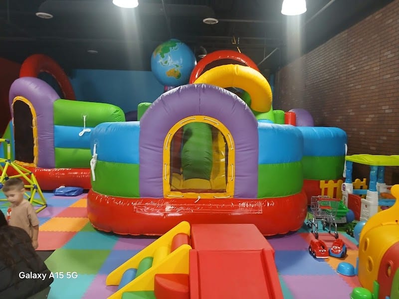 PLAY PARADISE playground photo 1