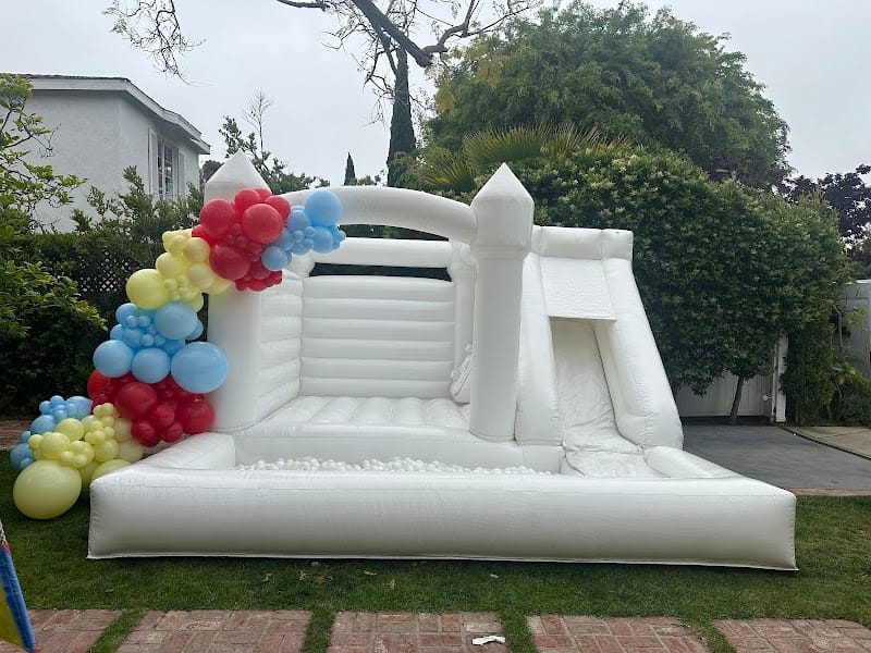 Play Play Zone playground photo 2