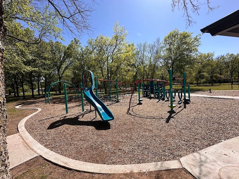 Plaza Tract Park playground photo 1