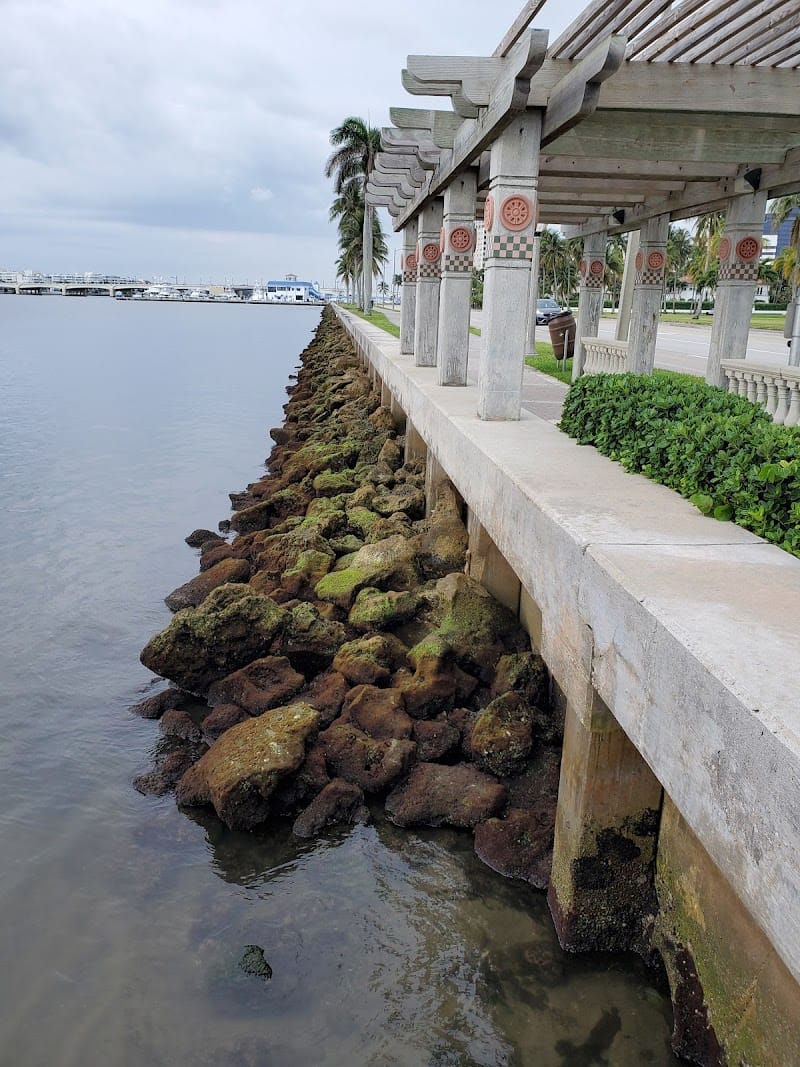 Providencia Park playground photo 3