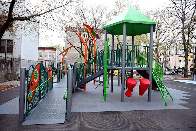 Rainbow Playground playground photo 2