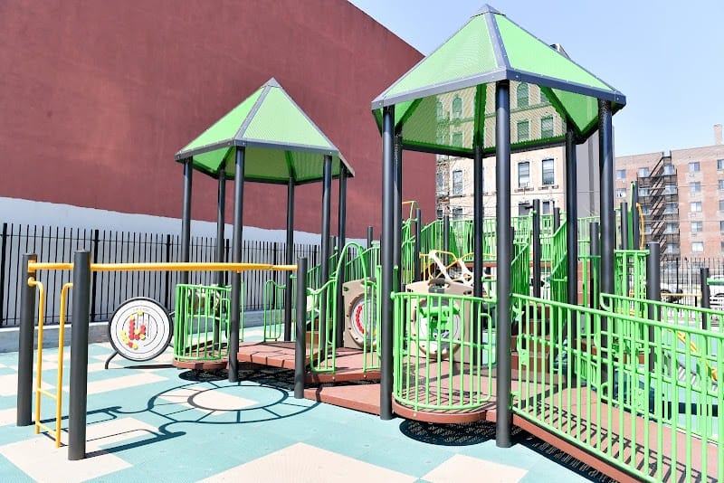Ranaqua Playground playground photo 2