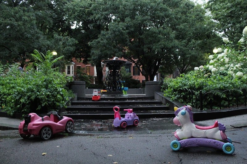 Ringgold Park playground photo 2