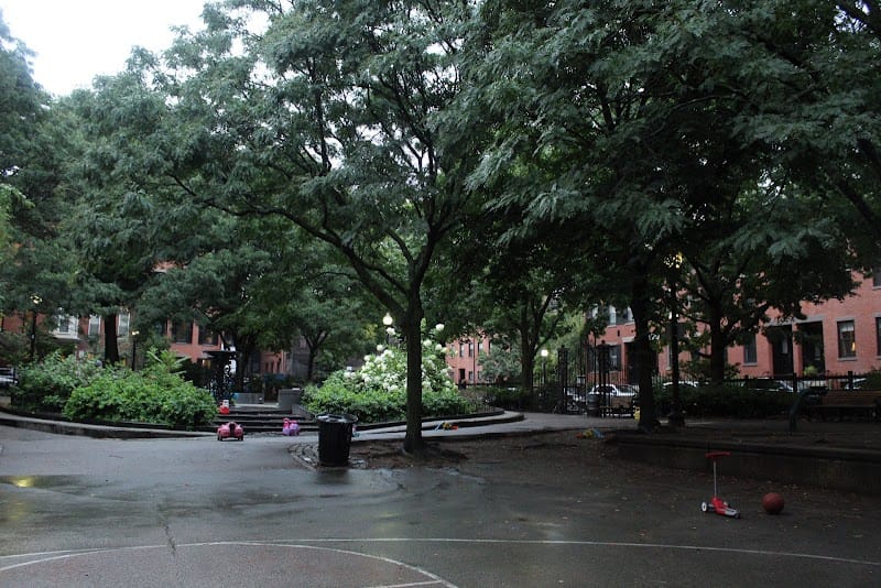 Ringgold Park playground photo 3