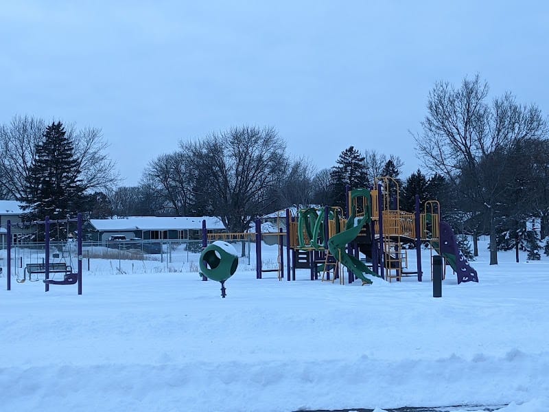 Riverwind Park playground photo 3