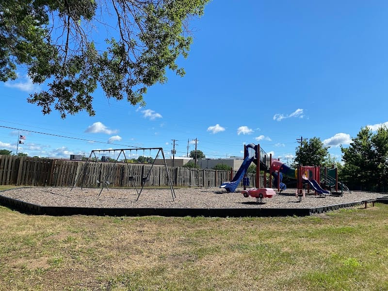 Suzanne Park playground photo 1