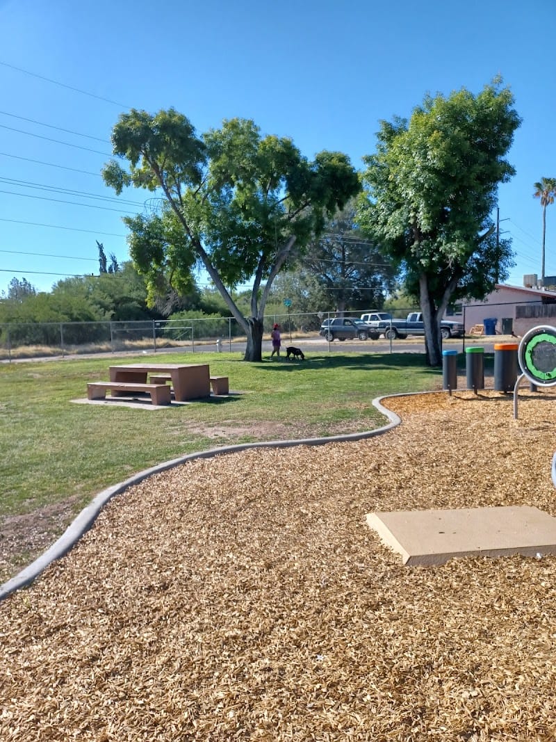 Swan Way Park playground photo 1