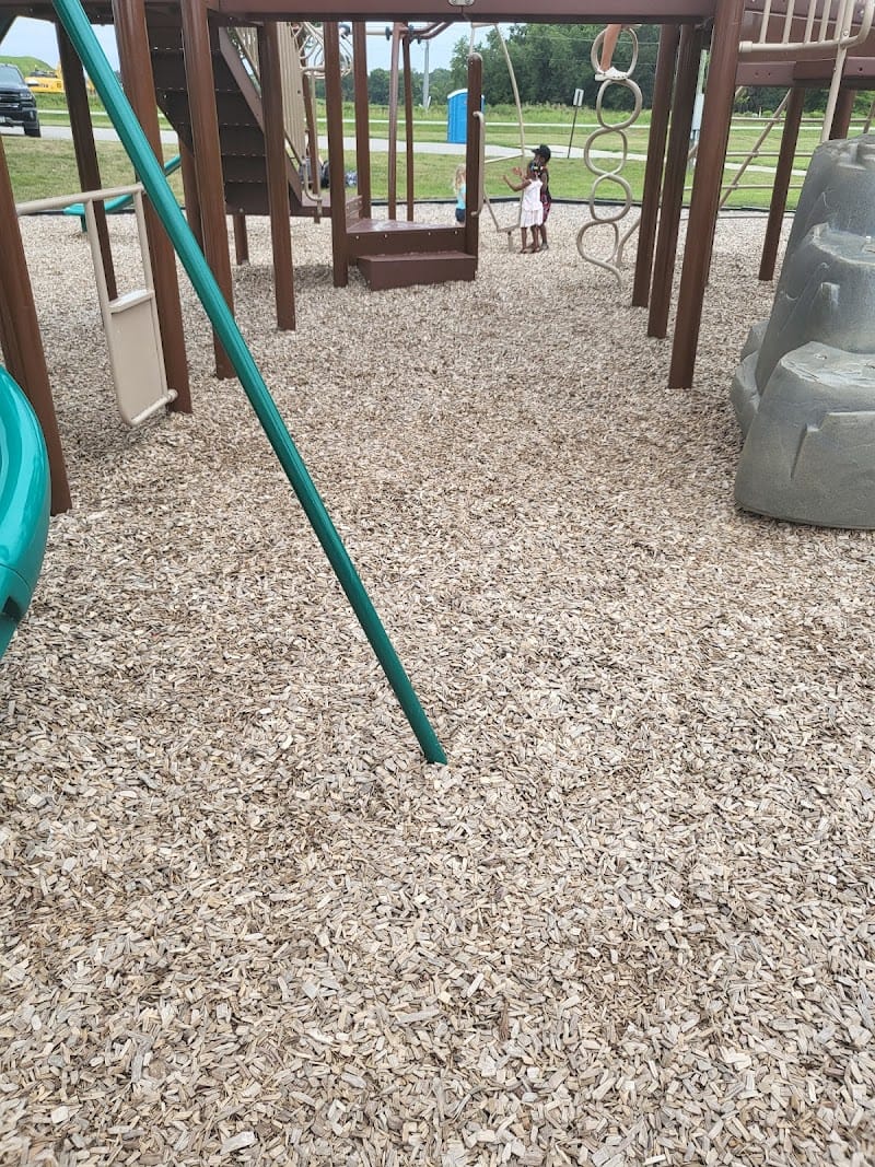 Tiffin Splash Pad playground photo 2