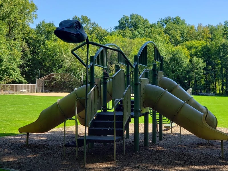 Tuxedo Park playground photo 2