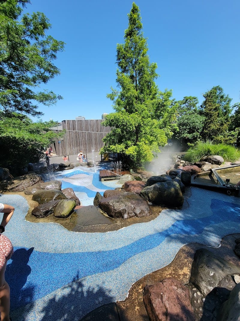 Water Lab playground photo 2